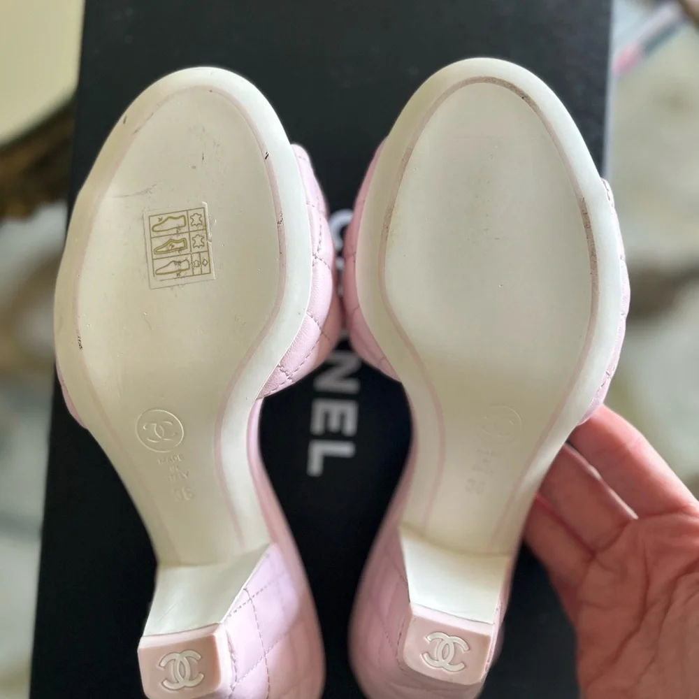 CHANEL Pink Quilted Slide Mules with Gold CC Hardware Sz 36 - Picture 8 of 9